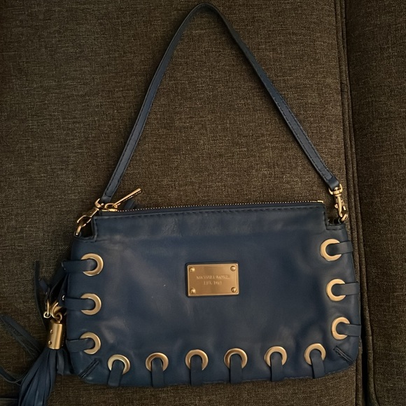 Blue Michael Kors purse with gold hardware - Picture 4 of 4